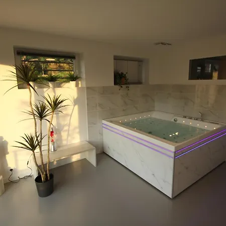 アパート Bienvenue Chez Dalo, Jacuzzi, Art Et Modernite