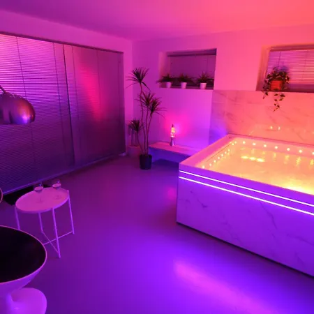 Bienvenue Chez Dalo, Jacuzzi, Art Et Modernite *
